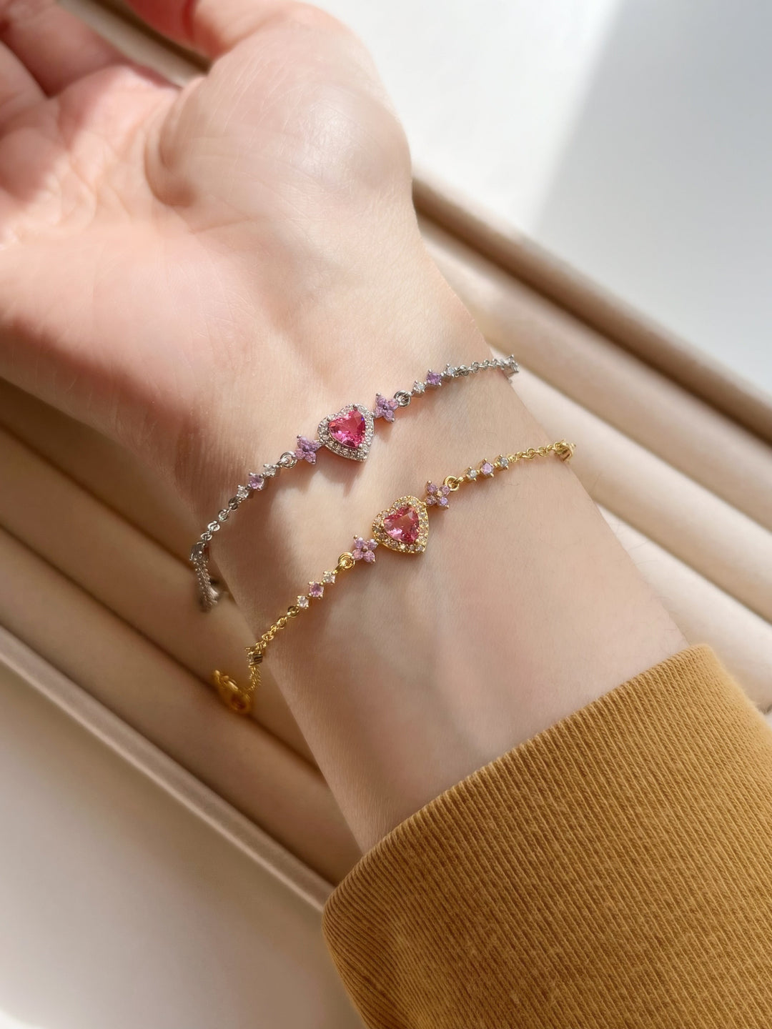Hjartaarmband með sirkonsteinum