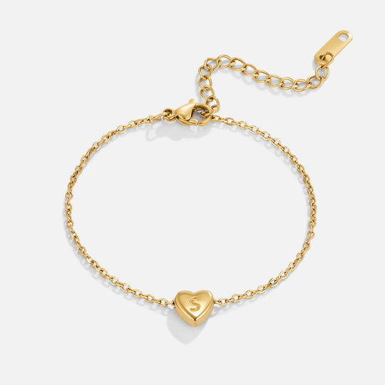 Hjartalaga armband með bókstöfum
