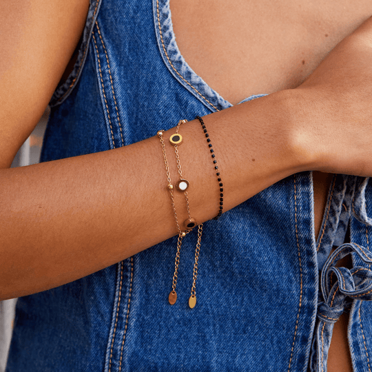 Armband úr ónyx og hvítum steinum